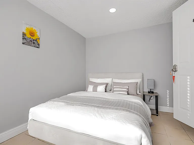 Disclaimer: This photo has been virtually staged. Not all furnishings seen will be included. Please view the virtual tour.