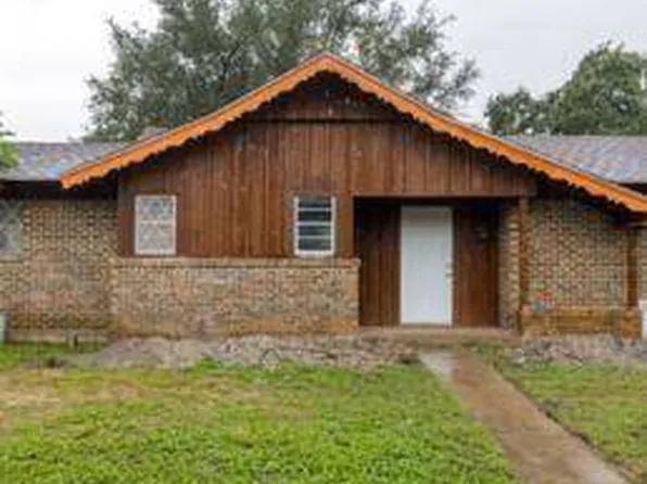 811 Stembridge Dr, Sinton, TX 78387