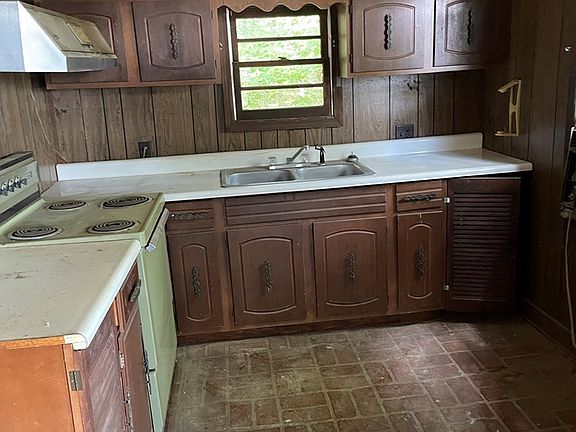 3rd image of 149 Eureka Ln