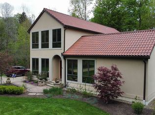 40 Mitchell Ln, Moreland Hills, OH 44022