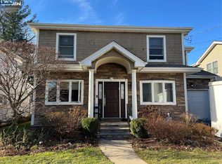50 Highgate Ter, Bergenfield, NJ 07621
