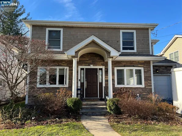 50 Highgate Ter, Bergenfield, NJ 07621