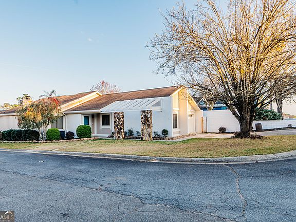 4th image of 200 Atrium Ct