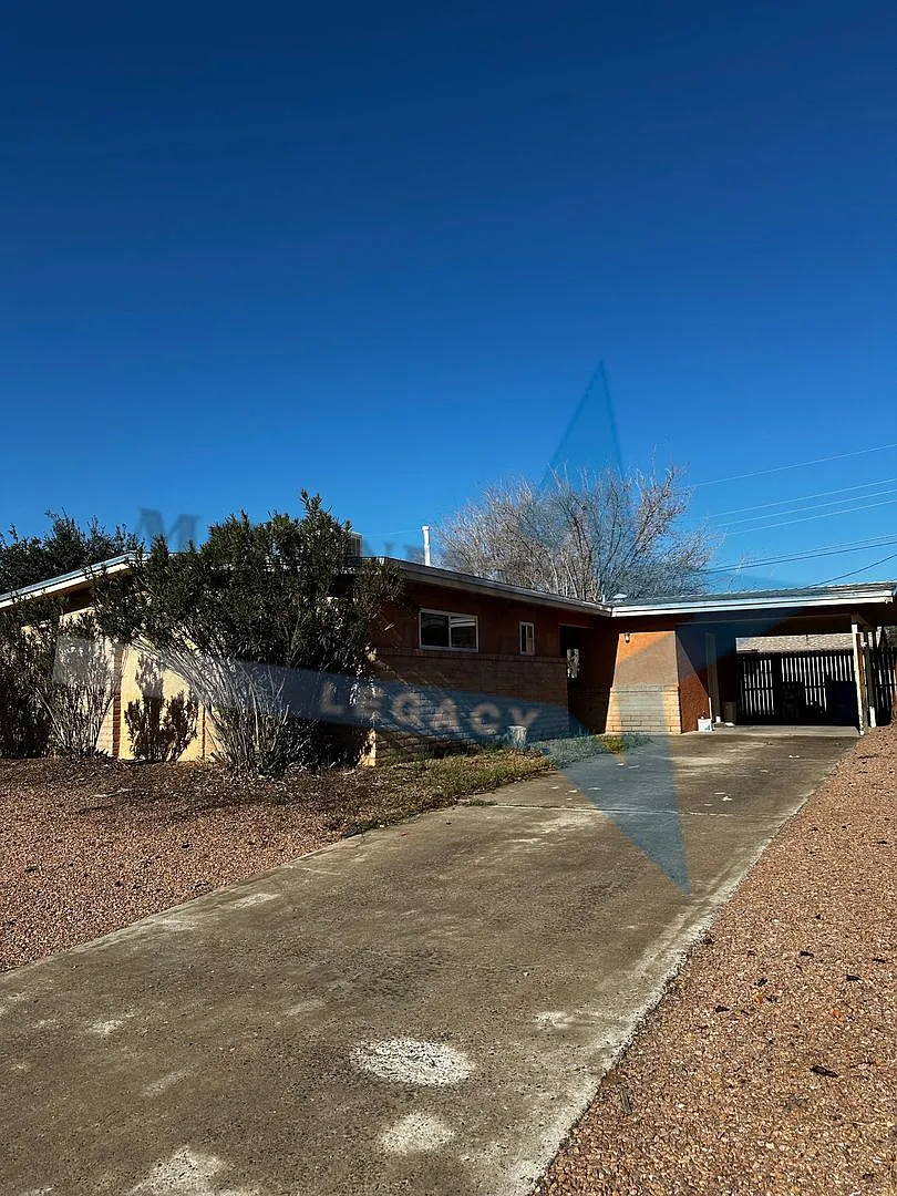 Charming 3 bedroom 2 bath home — Photo 1