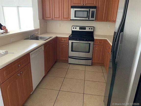 4th image of 120 SW 37th Ave APT 503