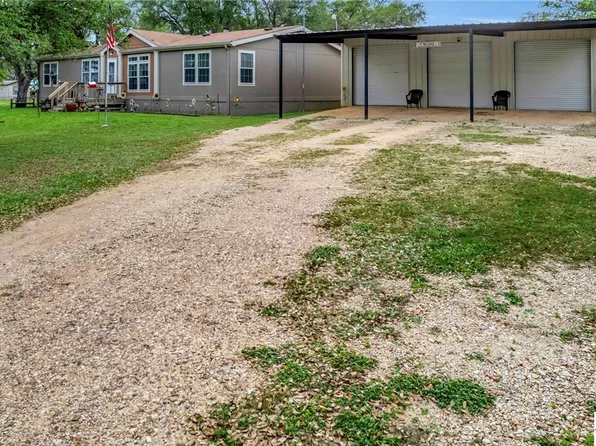 214 Hester Rd, Victoria, TX 77905