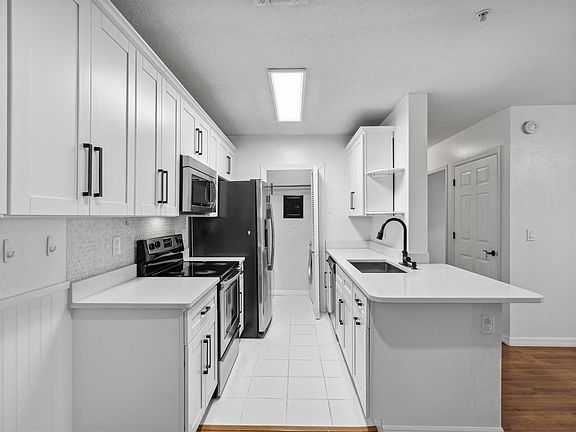 5th image of 4336 S Kirkman Rd Unit 701