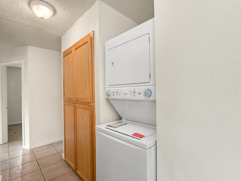 618 Oak Ave #A — Photo 2