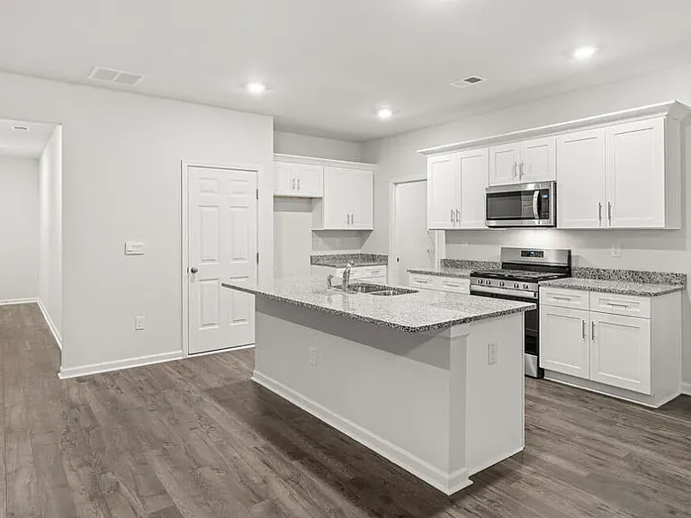 Admiral Ave — Photo 1