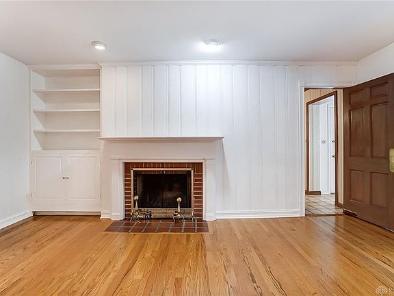 5th image of 5297 Grantland Dr