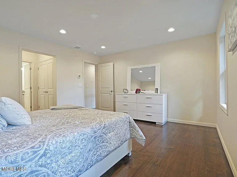 909 Bloomfield Ave — Photo 15