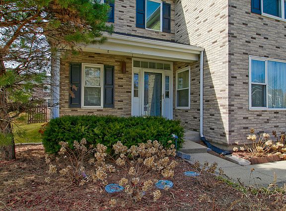 3rd image of 34198 N Old Walnut Cir