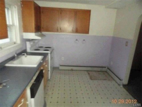 4th image of 113 Chestnut St