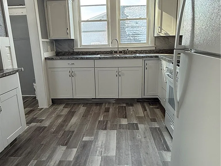 247 Princeton Ave — Photo 5