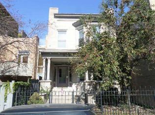 718 W Oakdale Ave, Chicago, IL 60657