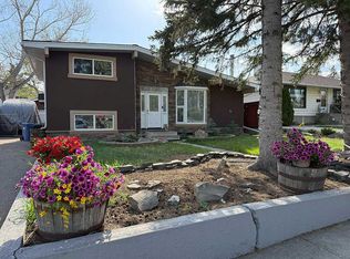 247 NE Simons Rd NW, Calgary, AB T2K2X4