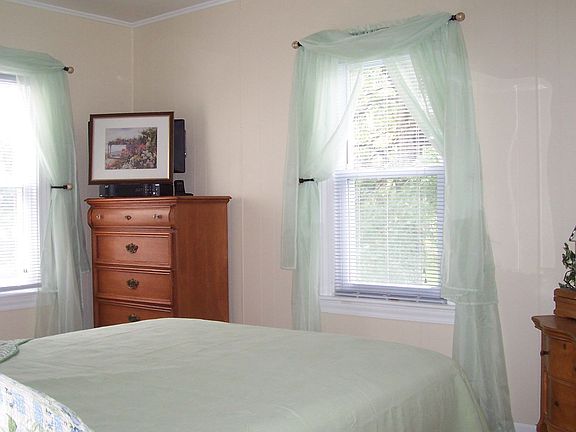 1st flr Bedroom overlooks back patio