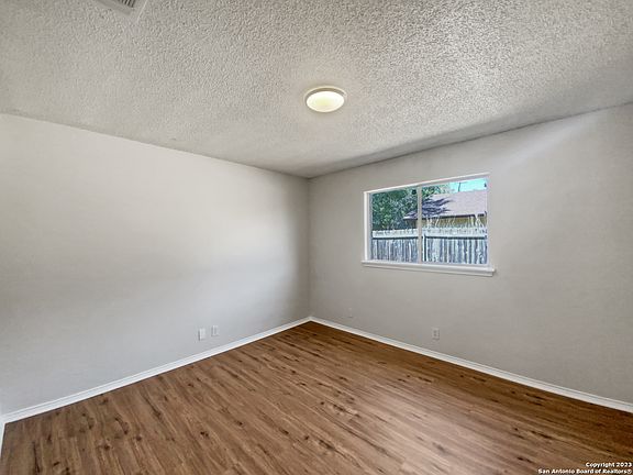 5th image of 5755 LARKDALE DR