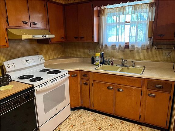 4th image of 2306 Mimosa Circle Dr