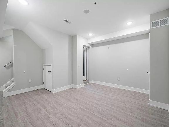 4th image of 649 N 35th St Unit 104