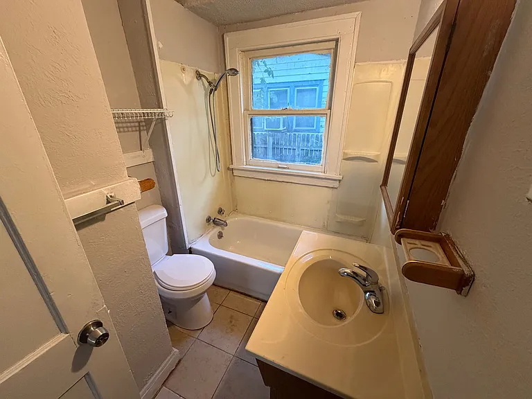 5839 Wabash Ave — Photo 3