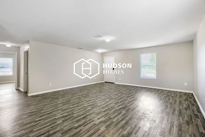 1505 Linda Ln — Photo 3