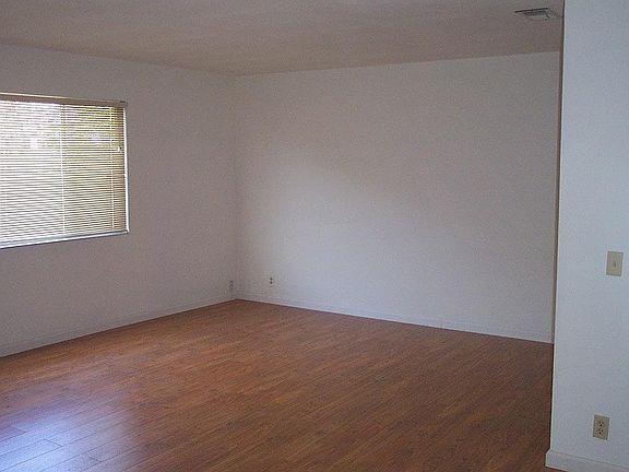 4th image of 3225 Ruskin Dr