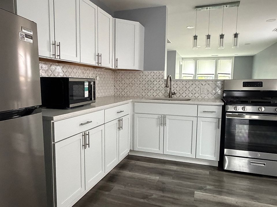 1st image of 1240 S Wenonah Ave #2