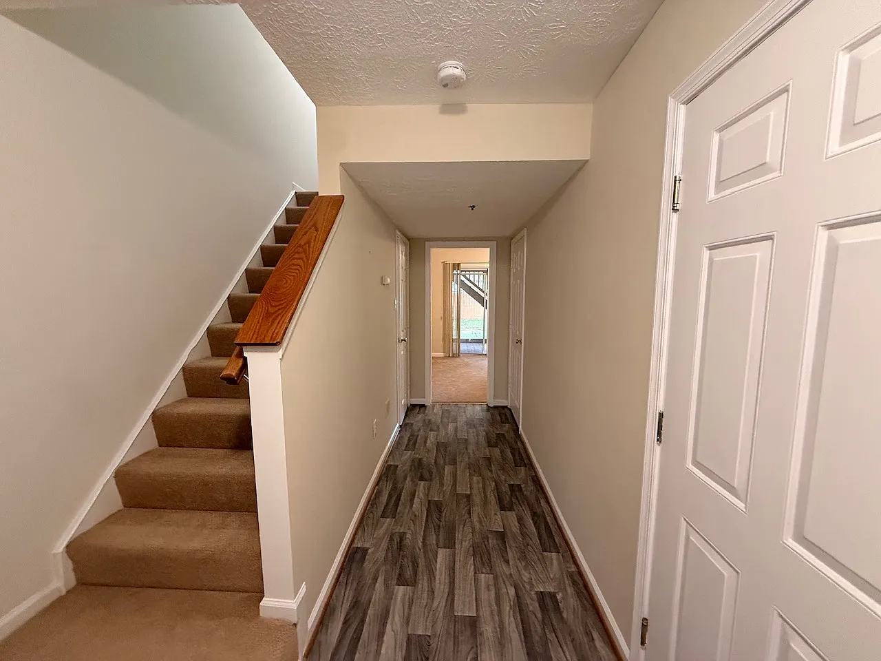 3 bed, 2.5 bath, 1320 sqft, $2,695 — Photo 2