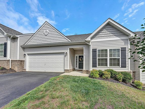 2nd image of 46 Carrington Ct