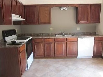 3rd image of 2920 Truman Cir #2922