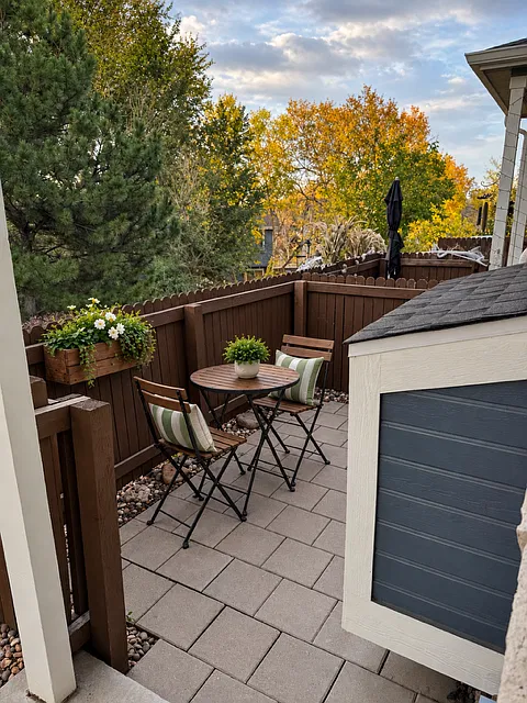 3 bed, 2.5 bath, 1300 sqft, $2,250 — Photo 2