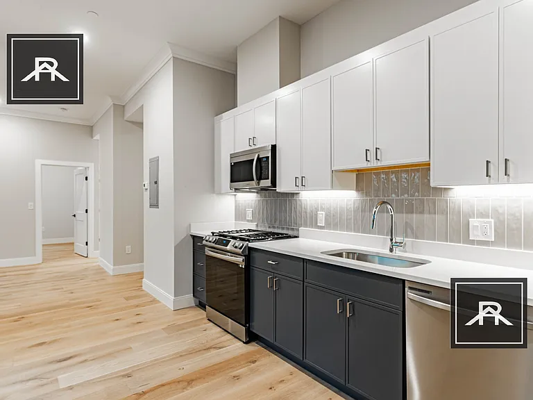 159 Everett St #201 — Photo 2