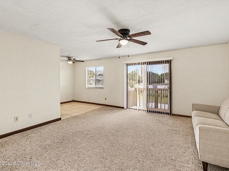 1123 Tree Ridge Ln NE — Photo 7