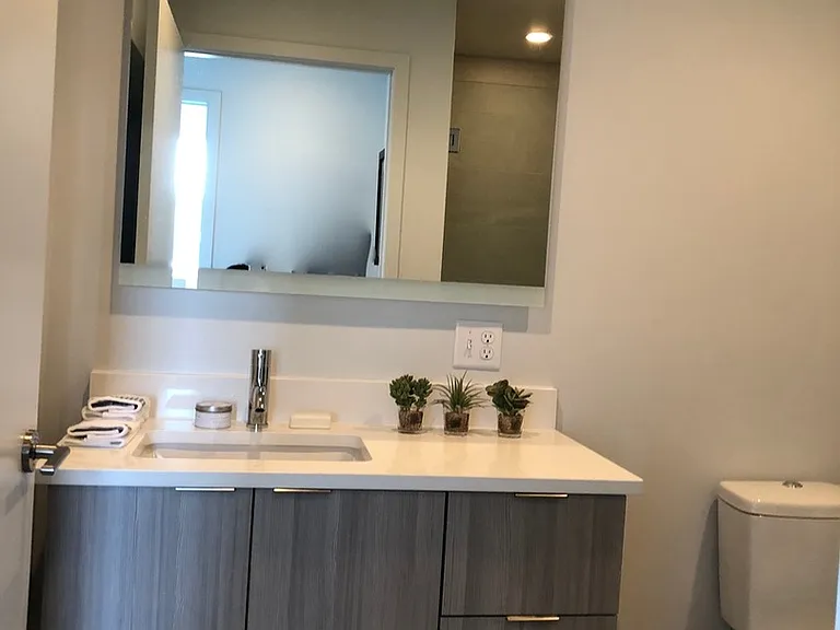 1300 N Ogden St #305 — Photo 9