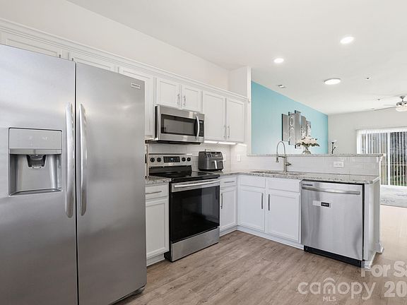 5th image of 2814 Avalon Loop Rd