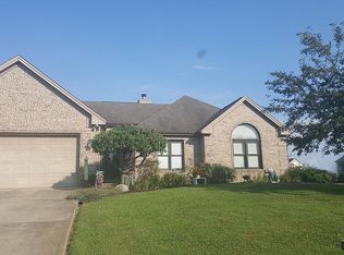 1835 E Woodside Village Dr, Connersville, IN 47331