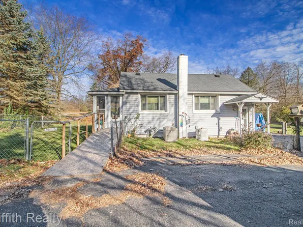 9391 Carpenter Rd, Milan, MI 48160