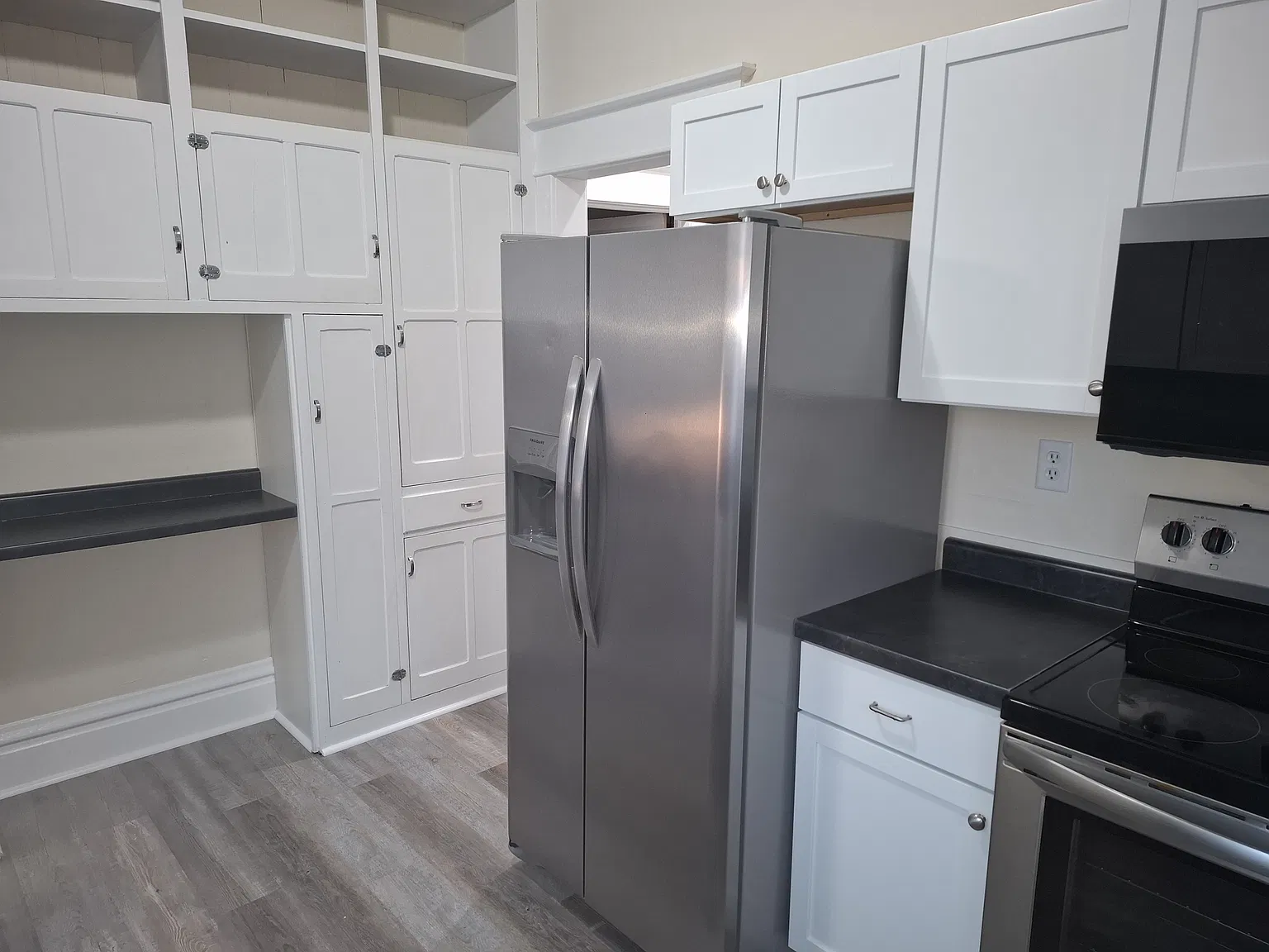 3 bed, 1.5 bath, 2065 sqft, $1,800 — Photo 2