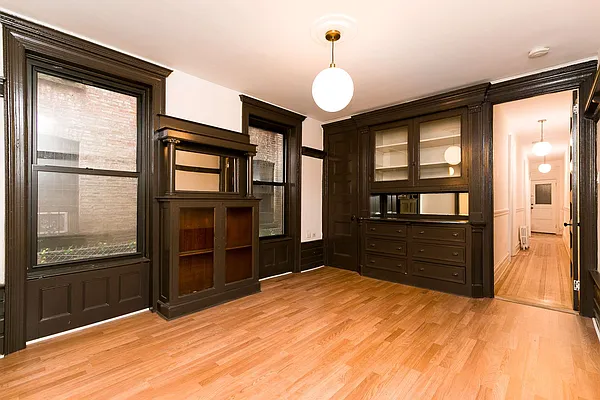 Rented by Nooklyn NYC LLC | media 41