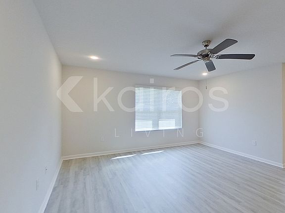 3rd image of 417 Monarch Ln