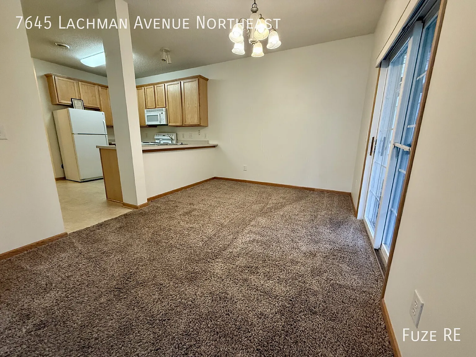 3BR/2.5BA End Unit Townhome w/3 Season Porch Available Now! — Photo 3