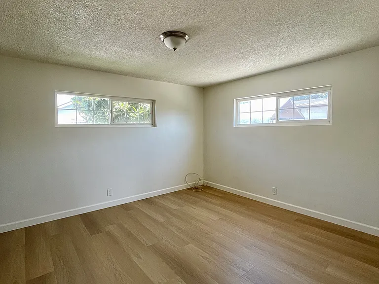 2539 1/2 Floradale Ave — Photo 6