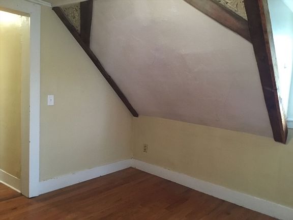 5th image of 62 Willow St #2