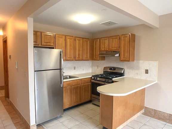 5th image of 2311 31st Ave APT 5C