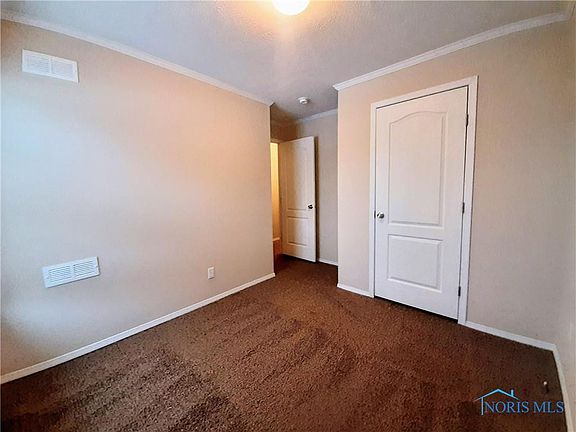 5th image of 1048 N Main St #46