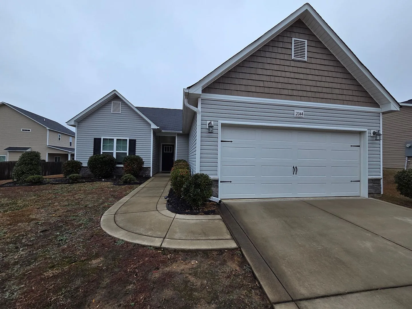 3 Bedroom 2 Bath home located near Owen Dr. — Photo 1