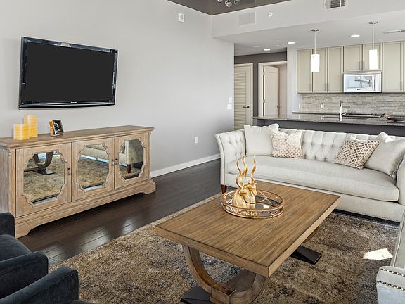 4th image of 1212 Laurel St APT 2015