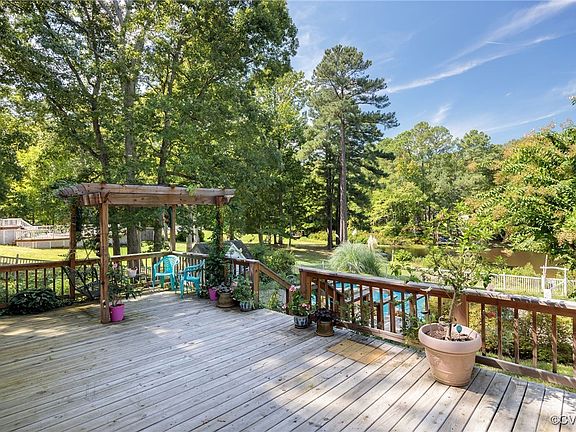 3rd image of 9068 Greenlake Cir