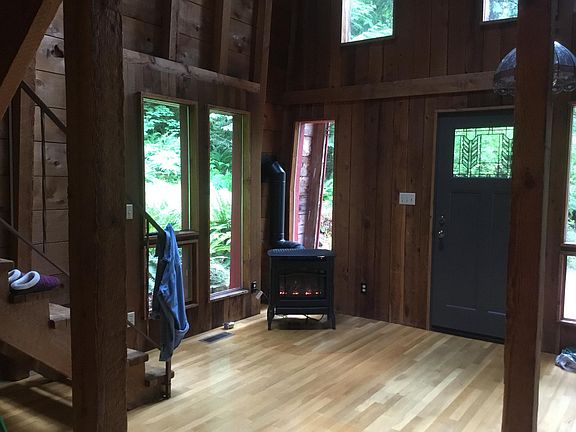 5th image of 2225 26th Ave NW
